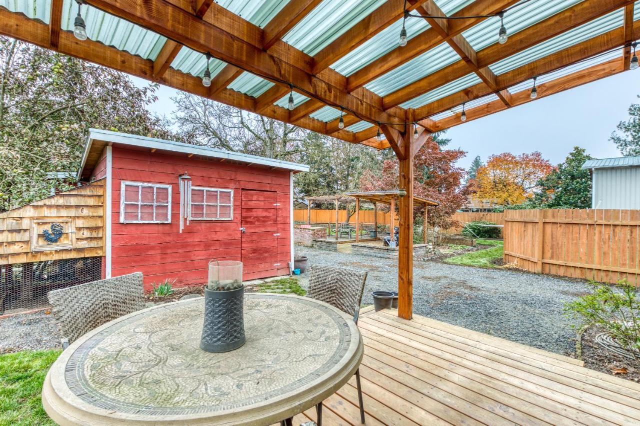 Cozy Coleman St. Cottage Bethel 외부 사진